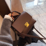 Single shoulder crossbody handbag - Image 2