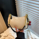Versatile One Shoulder Crossbody Chain Dumpling Bun - Image 6
