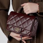 Metal chain diamond grid handbag - Image 2